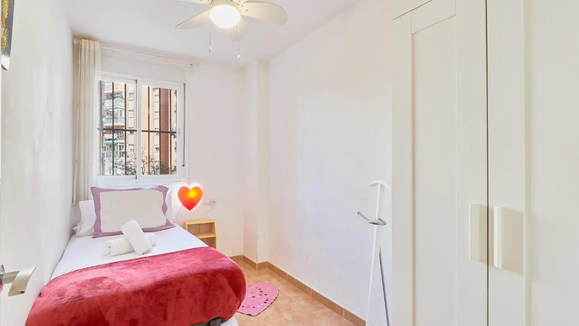 Honey Family Beach Apartment Malaga